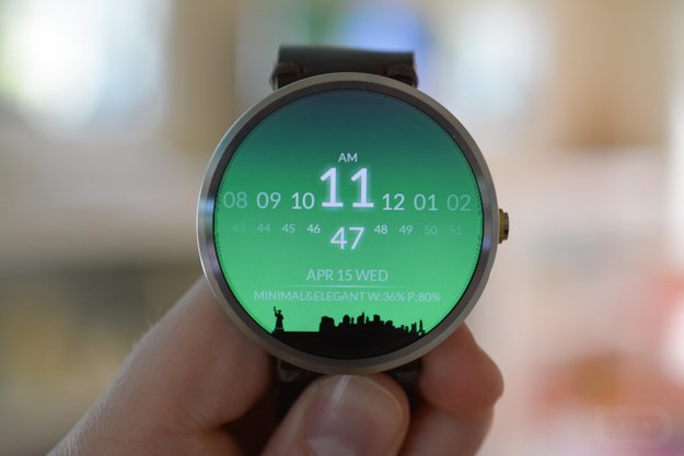 Moto 360: App „Watch Face“ kaschiert schwarzen Balken mit cleverem Trick