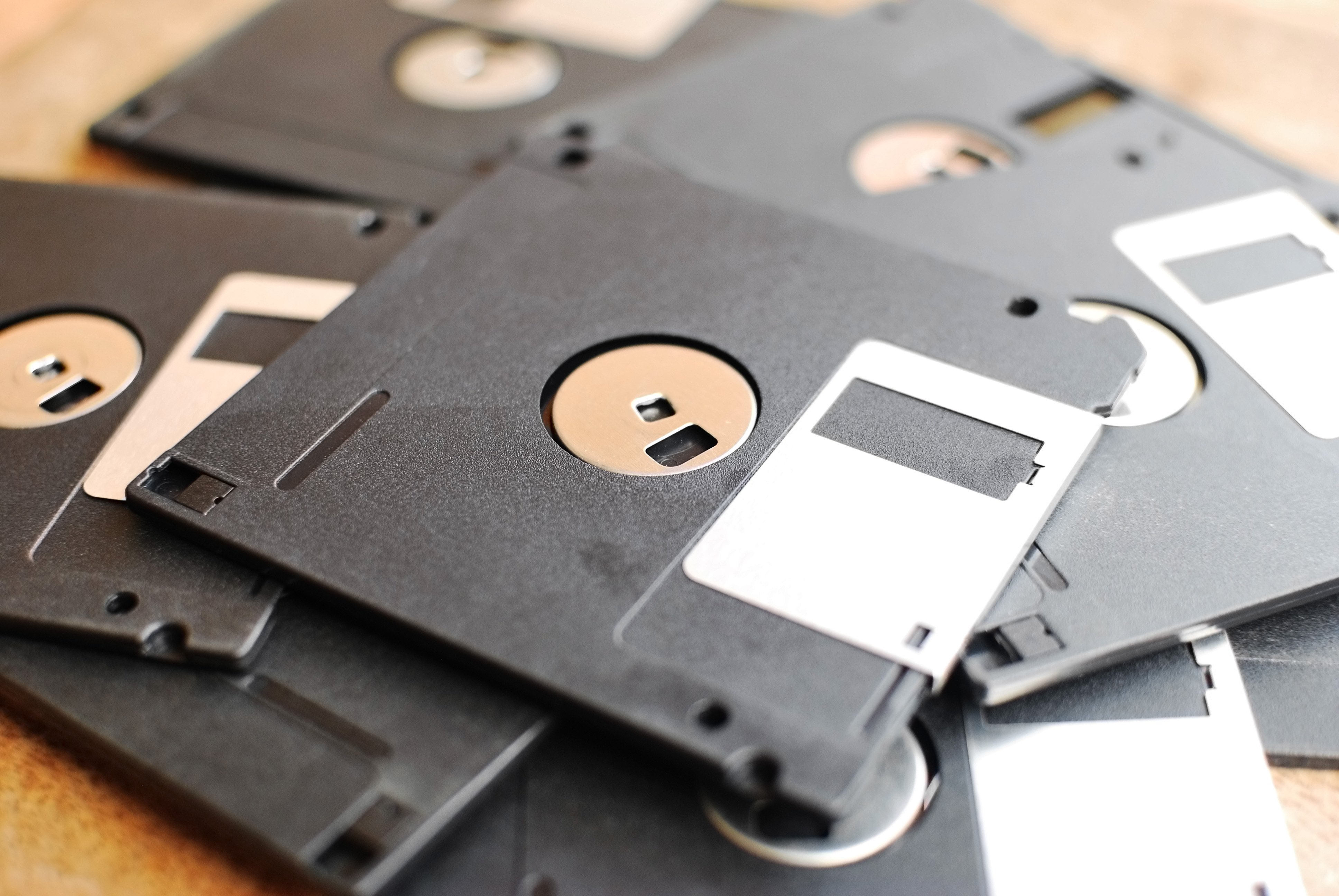 Накопители гибких. Флоппи дискета 3.5. Гибкие магнитные диски (floppy Disk). Дискета флоппи диск. Гибкие магнитные диски дискета флоппи диск.