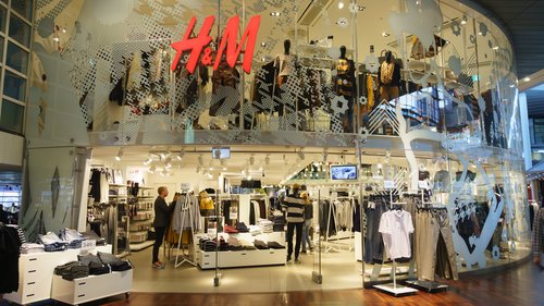 H&m Kleidung Abgeben Gutschein Wie Hoch H&M: Kleidung abgeben und Gutschein erhalten – so geht’s