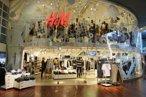 H&M: Kleidung abgeben und Gutschein erhalten – so geht’s