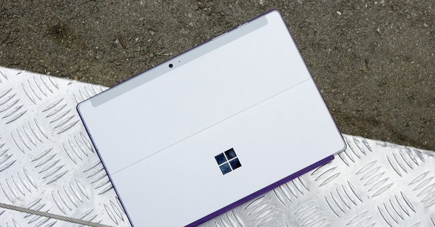 Surface Pro 4 mit 14 Zoll & Tastatur-Dock mit Anschlüssen geplant?