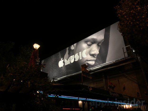Apple bewirbt Apple Watch und Apple Music mit großen Plakaten