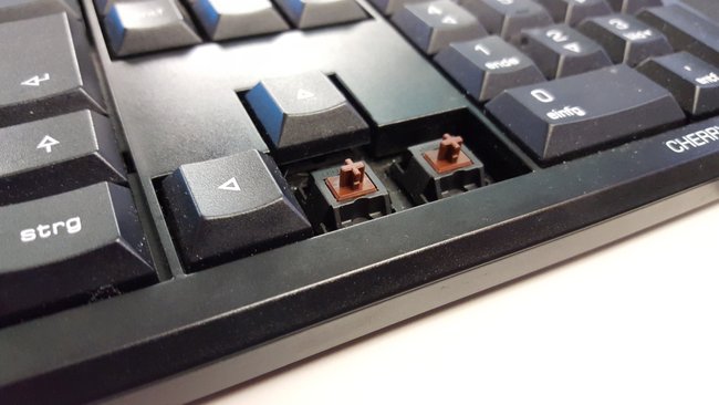 Eine Tastatur mit braunen Cherry-Switches