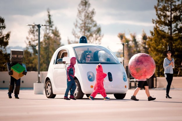 Google lehrt selbstfahrende Autos, bei Kindern besonders aufmerksam zu sein