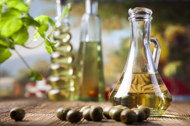 olivenöl kann gegen dehnungsstreifen helfen