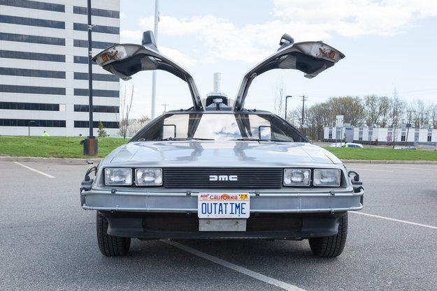 Der DeLorean DMC-12 aus Zurück in die Zukunft kommt zurück in der Zukunft