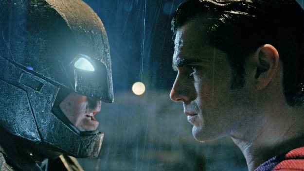 Superman alias Henry Cavill frustriert: Alle Kinder lieben Batman! (Video)