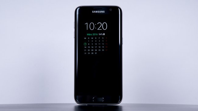 Das Always-On-Display – hier auf dem Galaxy S7 edge – sieht nützlicher aus als es ist.