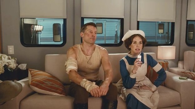 Neuer Apple-TV-Werbespot „The Kiss“ bewirbt Siri mit Star-Besetzung
