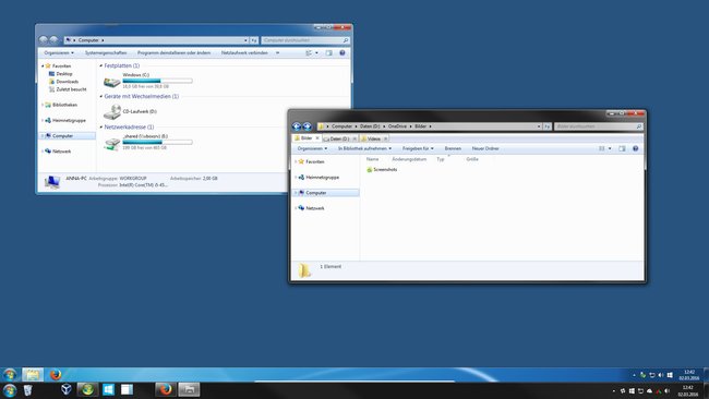Nahtloser Modus in Virtualbox: Das linke Fenster stammt aus der virtuellen Maschine, das Rechte vom Host-Betriebssystem.