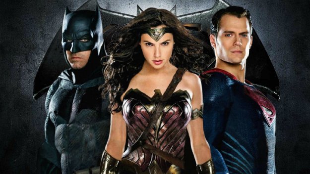 Batman v Superman: Jeremy Irons lässt kein gutes Haar am Superhelden-Duell