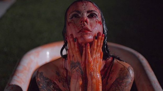 Die blutigsten sechs Minuten des Tages: Seht hier den fiesen Horror-Schocker Blood Bath