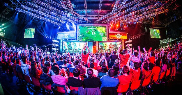 FC Schalke 04 steigt in den E-Sport ein, übernimmt LoL-Team Elements (Update)