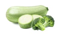Brokkoli und Zucchini roh essen – darf man das?