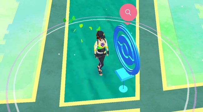 Befindet ihr euch in der Nähe eines PokéStops, öffnet er sich und kann gelootet werden.