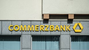 Commerzbank-Hotline: 24-Stunden-Service erreichen