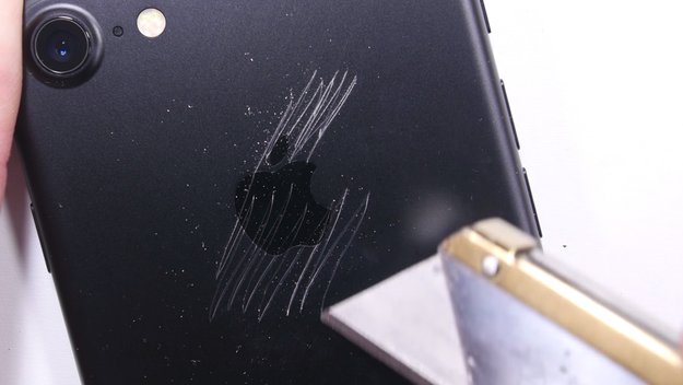 iPhone 7 überlebt Extremtest: Kein Bendgate, Display „hitzebeständig“ und gefeit vorm Schlüsselbund
