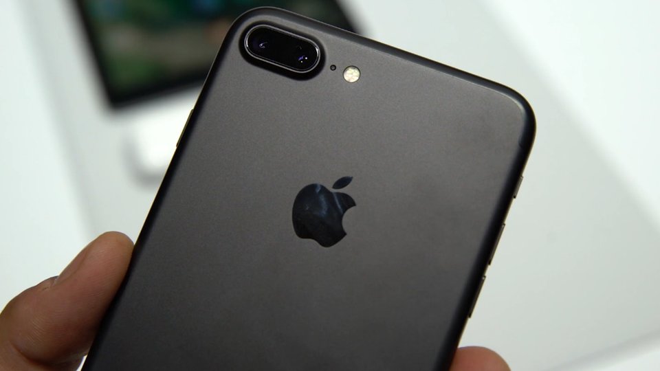Das iPhone 7 mit Dual-Lens-Kamera auf der Rückseite.