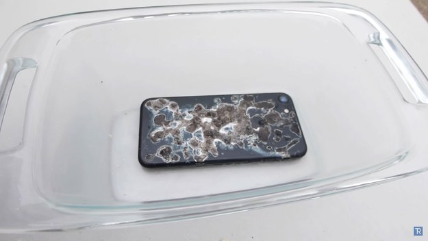 Härtetest: iPhone 7 gegen vermeintliche Supersäure