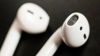 AirPods bizarr: Durch Dick- und Dünndarm mit den Apple-Kopfhörern