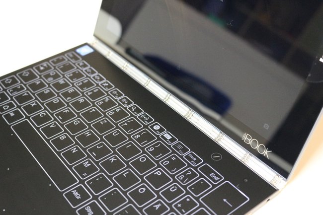 Lenovo-Yoga-Book-Test-Halo-Tastatur-q_giga