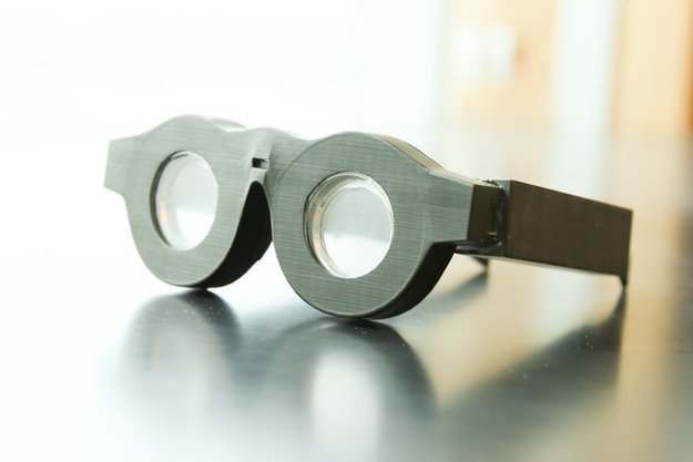 Smarte Brille stellt das scharf, was gerade angeschaut wird