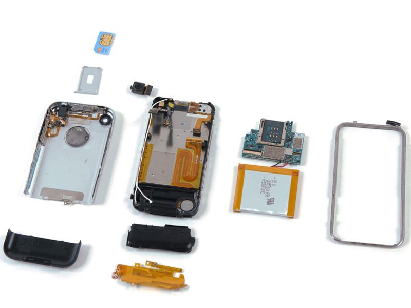 15 Teardowns in 10 Jahren: iFixit feiert das iPhone in seinen Einzelteilen