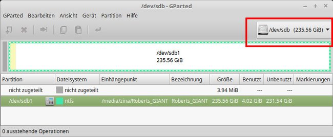 GParted: Wählt oben rechts die richtige Festplatte zum Formatieren aus.