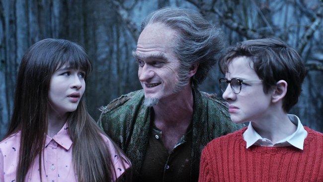Violet (Melissa Weissman), Graf Olaf (Neil Patrick Harris) und Klaus (Louis Hynes) // ©Paramount/Netflix