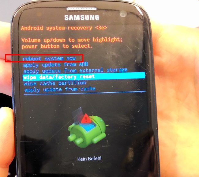 Falls ihr so etwas seht, wählt die Reboot-Option für einen Neustart mit der Lautstärke-Wippe aus. (Bildquelle: GIGA)