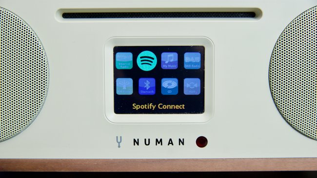 Alle wichtigen Infos zeigt das zentrale Farb-Display des Numan Two