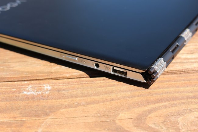 Lenovo-Yoga-910-Test-Anschluesse-rechts-q_giga