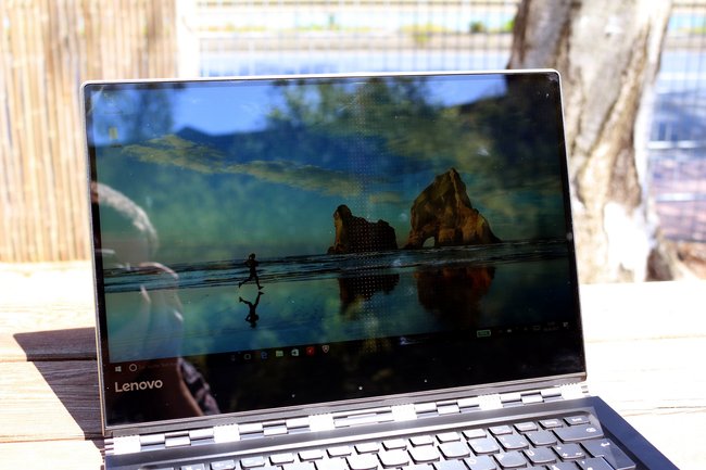 Lenovo-Yoga-910-Test-Display-q_giga