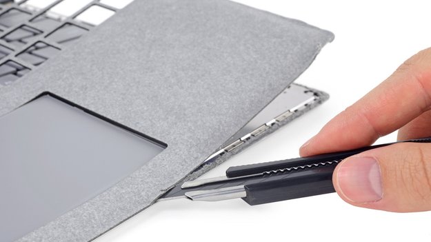 Teurer Wegwerfartikel: Surface Laptop versagt im iFixit-Teardown