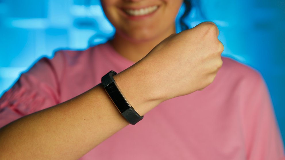 Fitbit Alta HR im Test: Fitnesstracker mit Pulsmessung