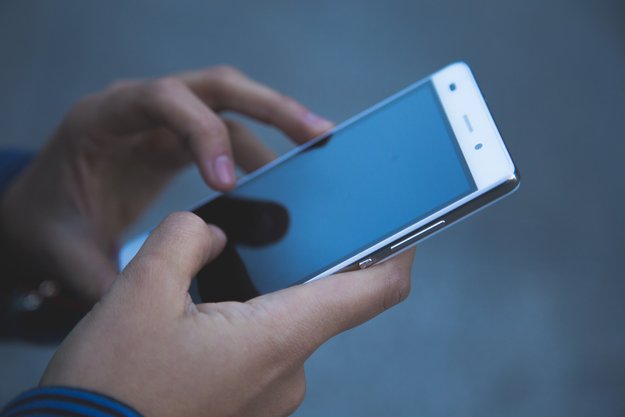 Smartphones: Männer wischen anders als Frauen