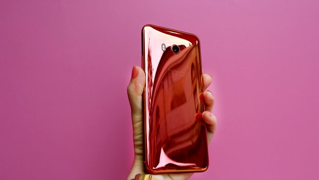 HTC U11 Plus: Randloses Smartphone soll iPhone X Konkurrenz machen