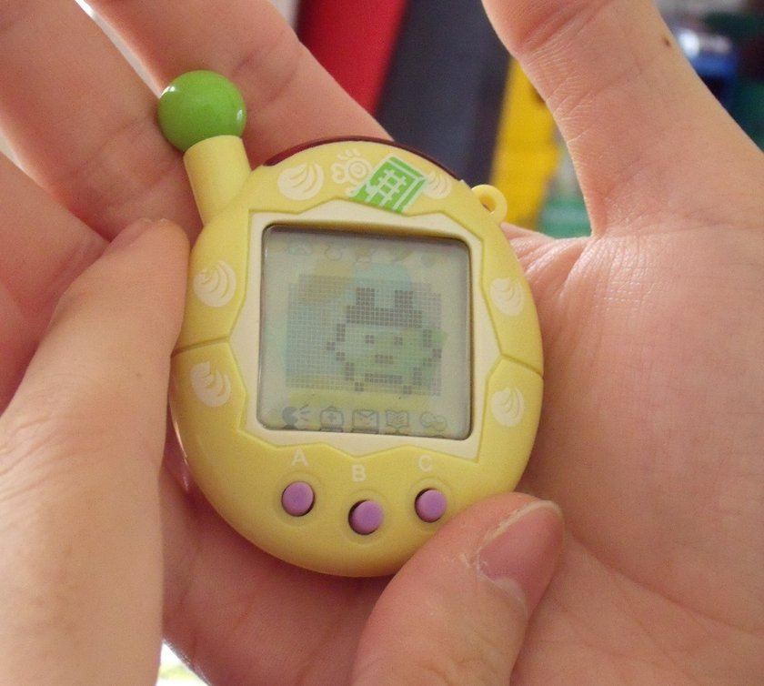 Tamagotchi (Quelle: By David (Own work) [Public domain], via Wikimedia Commons)