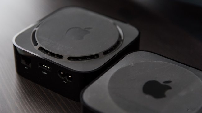 Die 5. Generation des Apple TV (oben) besitzt einen Lüfter, der Vorgänger noch nicht.