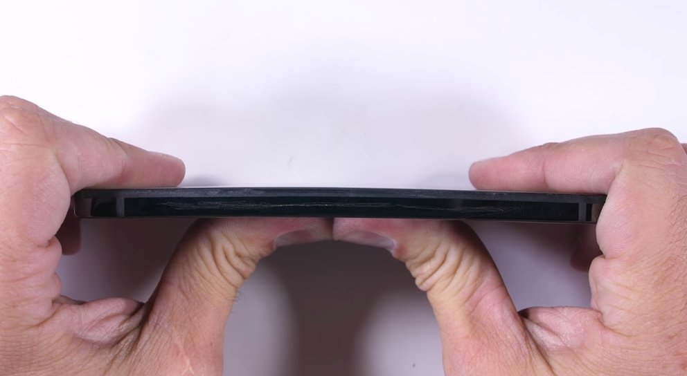 Essential Phone im Härtecheck: So widerstandsfähig ist Titan wirklich