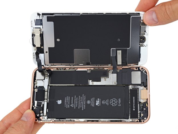 iPhone 8 zerlegt: Überraschungen im Innenleben