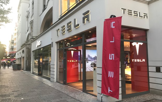 Tesla droht Pleite: So viel Geld verliert der Hersteller pro Minute