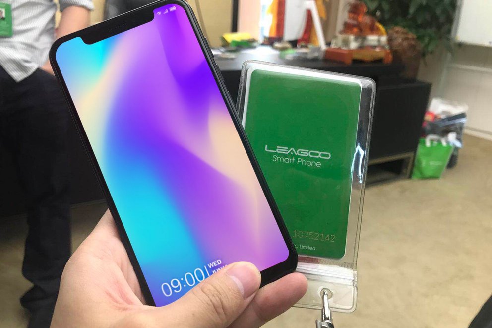 iPhone X mit Android: Dreister Klon übernimmt sogar die Nachteile