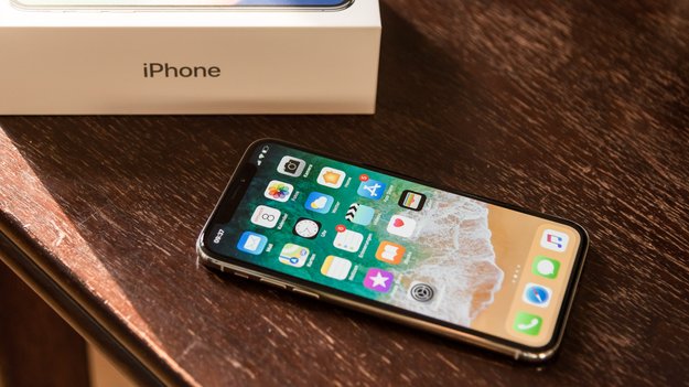 Schadensersatz in Millionenhöhe? Russischer Promi nutzt iPhone X – und blamiert Samsung