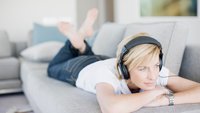 Google Podcasts: Folgen abonnieren & downloaden – so geht’s