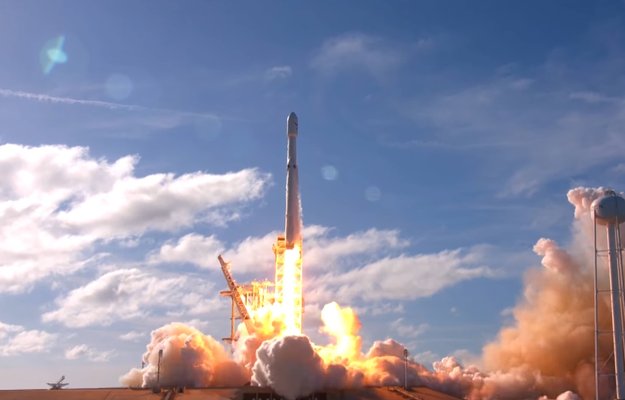 Falcon Heavy: SpaceX-Monster-Rakete von Elon Musk legt Traumstart hin
