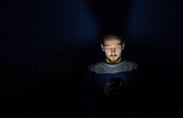 Nachtmodus bei Smartphones: Sinnvoll oder nur eine unnütze Spielerei?