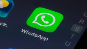 Stickers, Selfies und Effekte: WhatsApp spendiert euch neue Kamera-Features