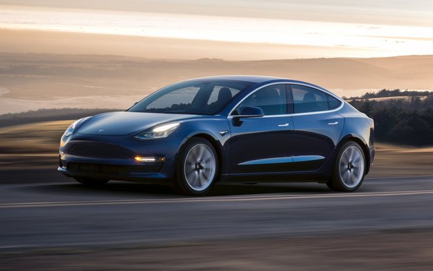 Elon Musk über Tesla Model 3 AWD: Schneller und besser als ein BMW M3