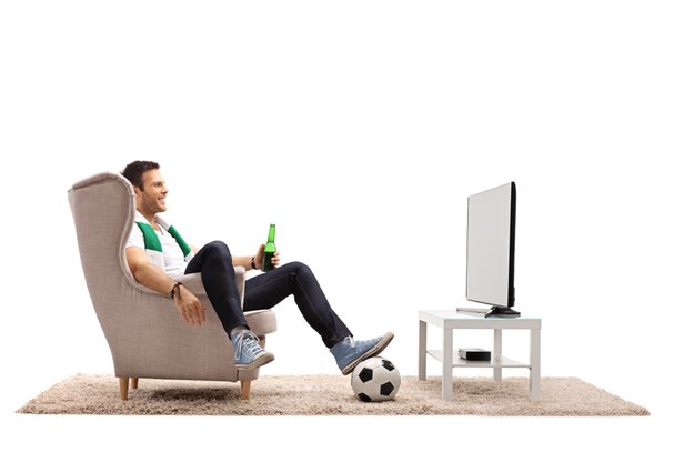 Beamer, TV und Soundbar zur Miete: Fußball-WM-Aktion bei MediaMarkt gestartet